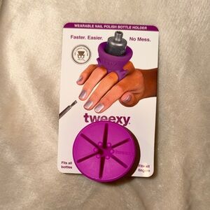 Tweexy Wearable Nail Polish Bottle Holder in Passion (Purple/pink)